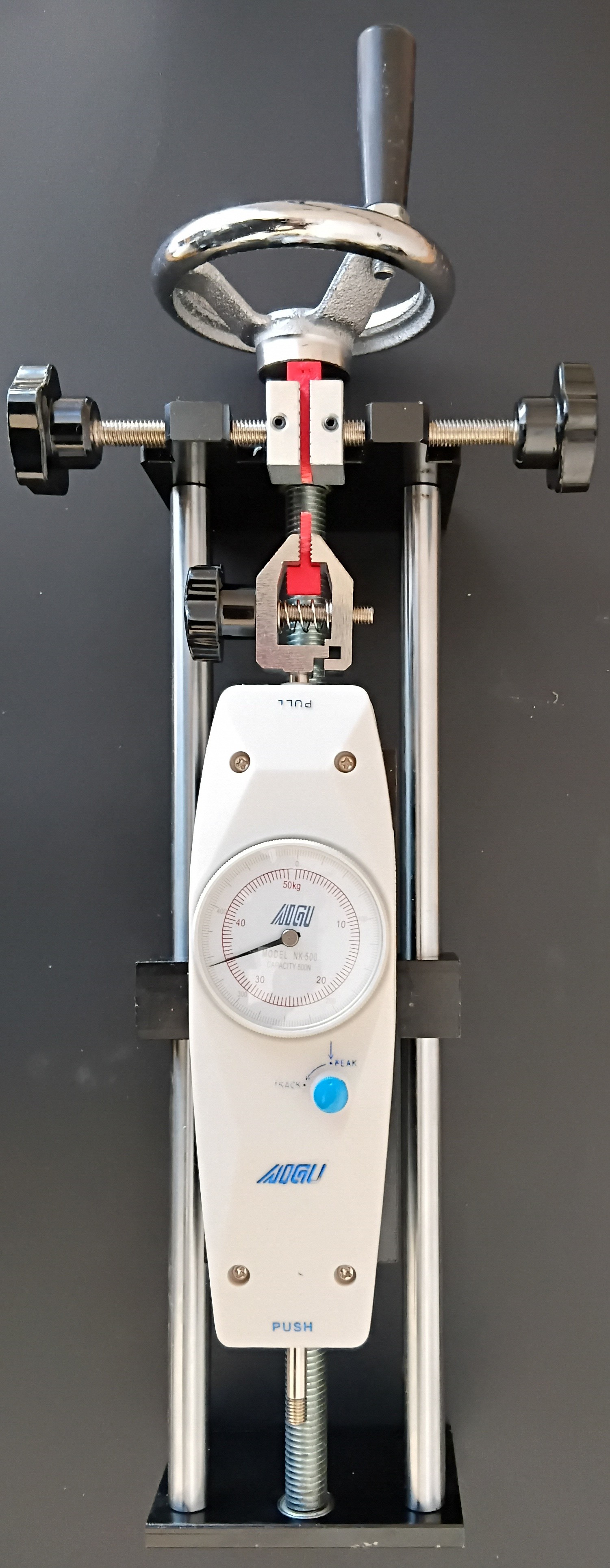 Tensile testing machine